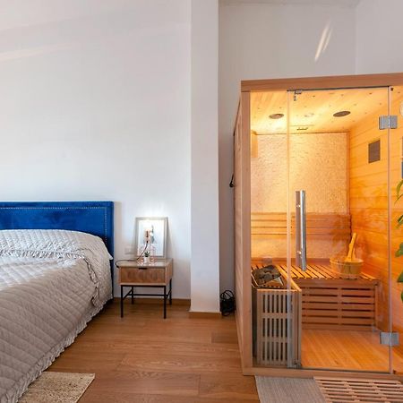 Luxus P4T Family 3 Bedroom With Pool, Tennis Court And Sauna Bríndisi Exterior foto