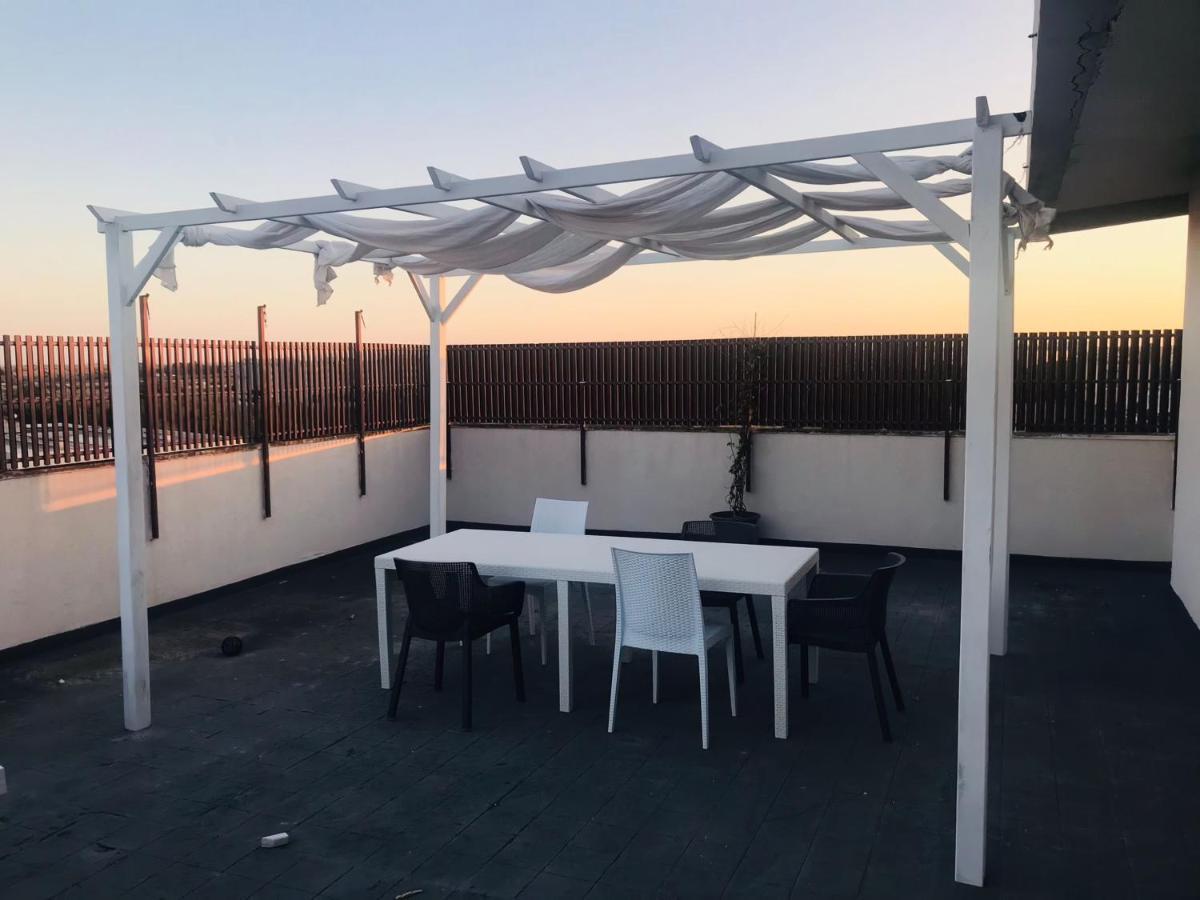 Luxus P4T Family 3 Bedroom With Pool, Tennis Court And Sauna Bríndisi Exterior foto