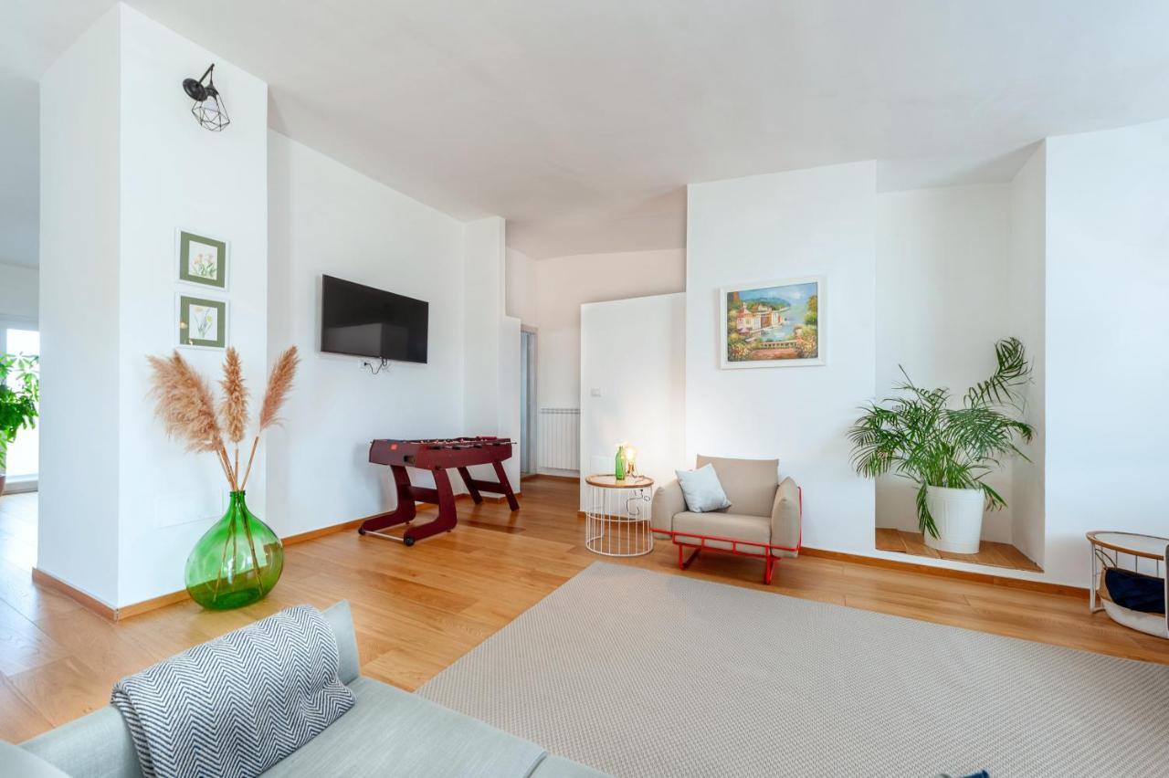 Luxus P4T Family 3 Bedroom With Pool, Tennis Court And Sauna Bríndisi Exterior foto